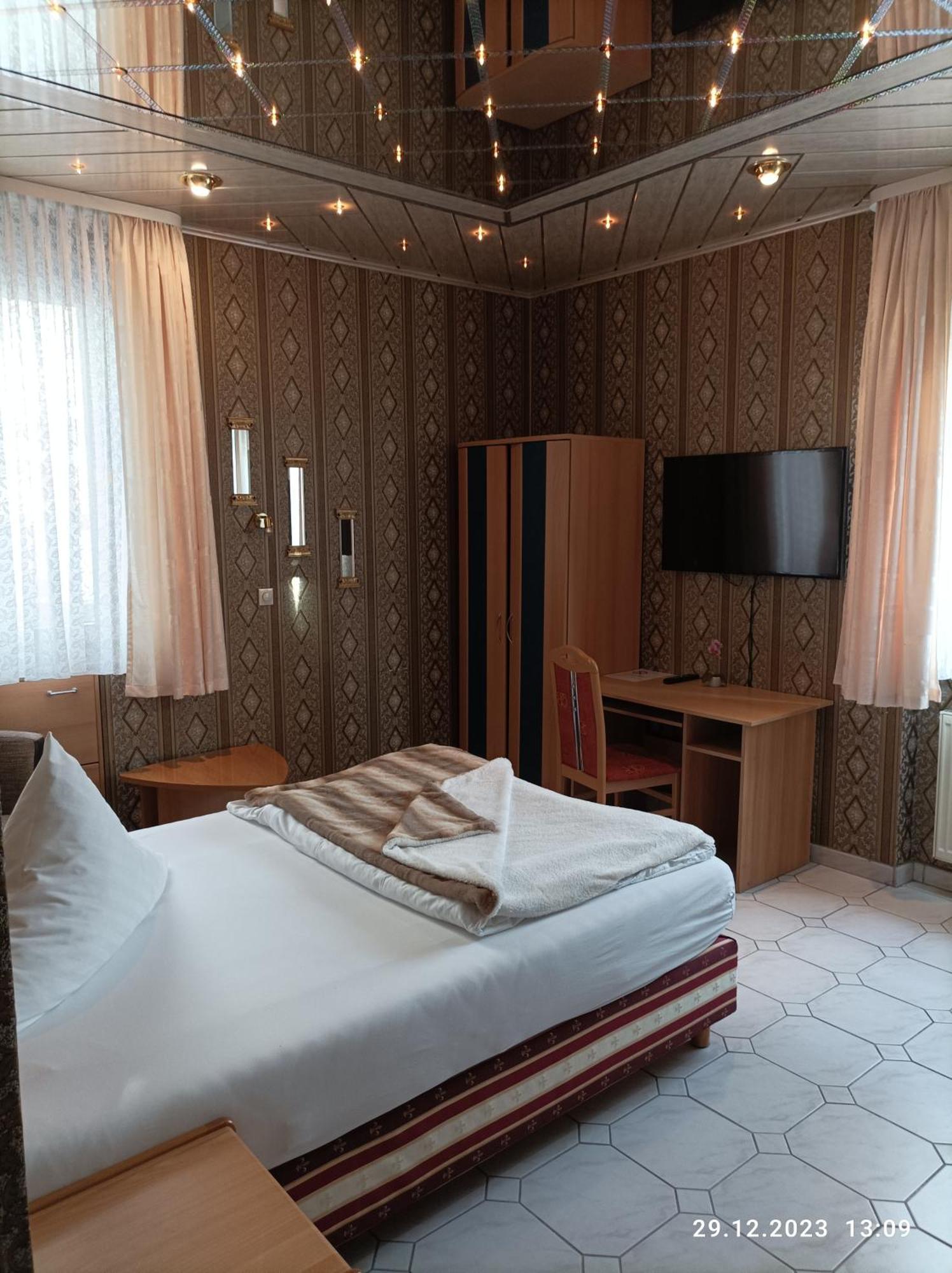 Central Hotel شفيتزينجين المظهر الخارجي الصورة