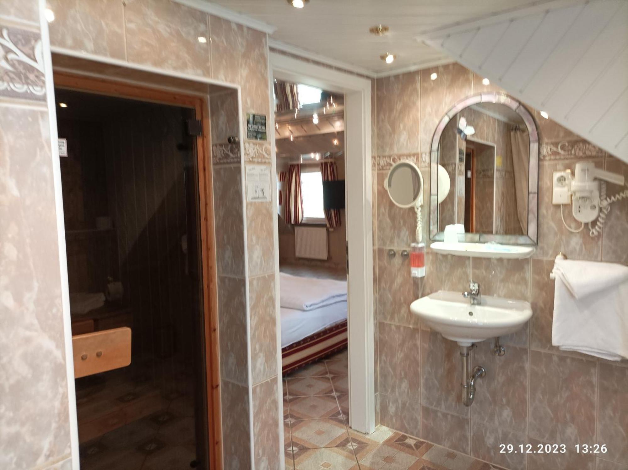 Central Hotel شفيتزينجين المظهر الخارجي الصورة
